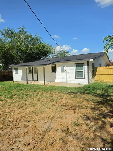 925 COLEMAN ST Poteet, TX 78065