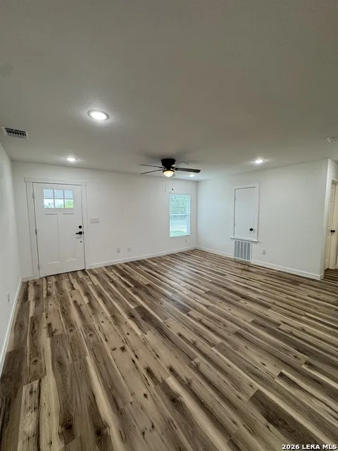 925 COLEMAN ST Poteet, TX 78065