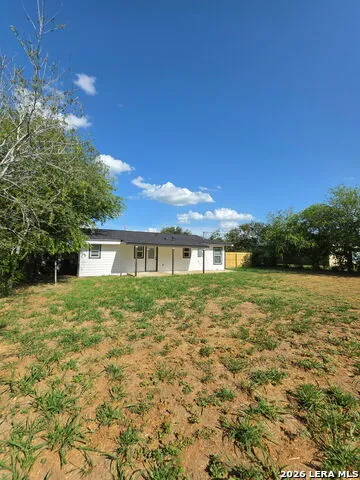 925 COLEMAN ST Poteet, TX 78065