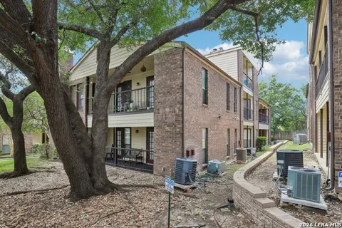 2542 Babcock #D202