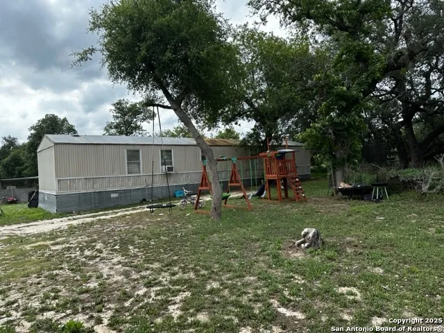 145 Highland Rd Poteet, TX 78065