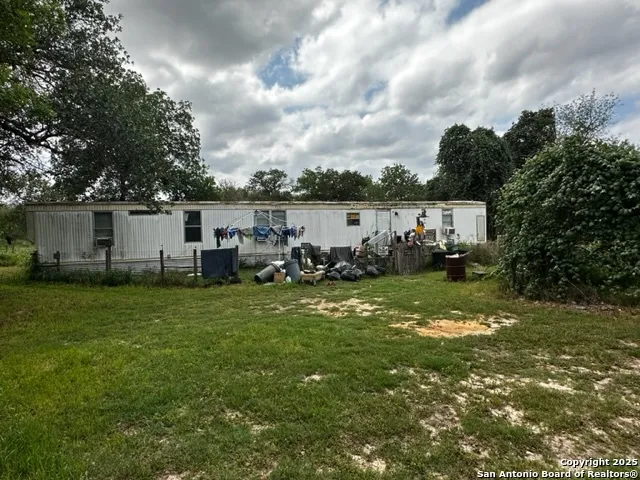 145 Highland Rd Poteet, TX 78065