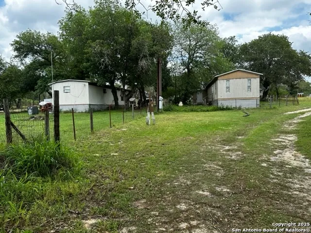 145 Highland Rd Poteet, TX 78065