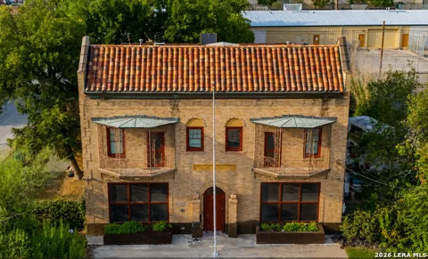 2323 Buena Vista St