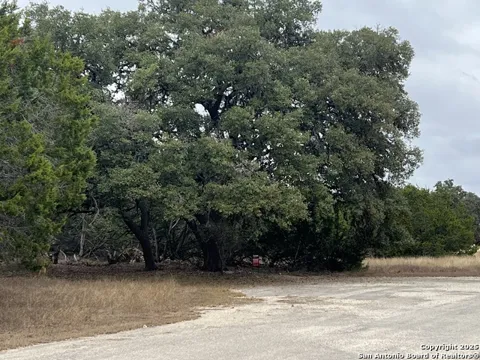 LOT 24 HEINEN CIRCLE