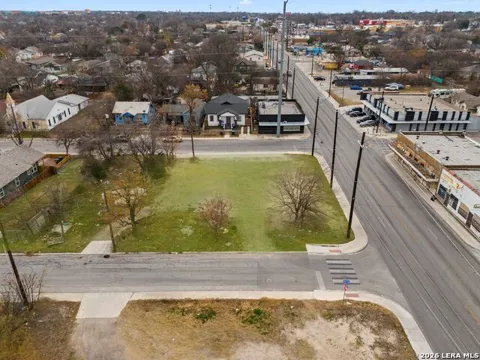 802 New Braunfels #1