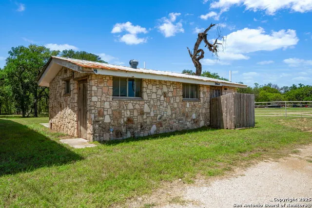 11224 Atkins Road Atascosa, TX 78002
