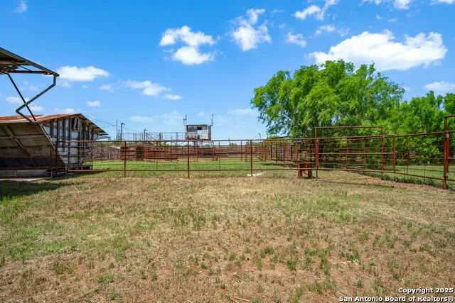 11224 Atkins Road Atascosa, TX 78002