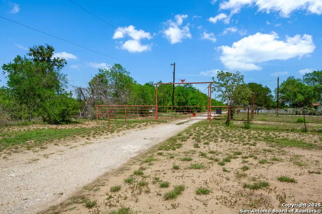 11224 Atkins Road Atascosa, TX 78002