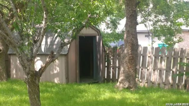 8131 Forest Dawn Live Oak, TX 78233