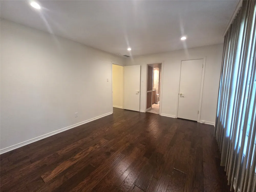 9334 Hunters Creek Drive Dallas, TX 75243