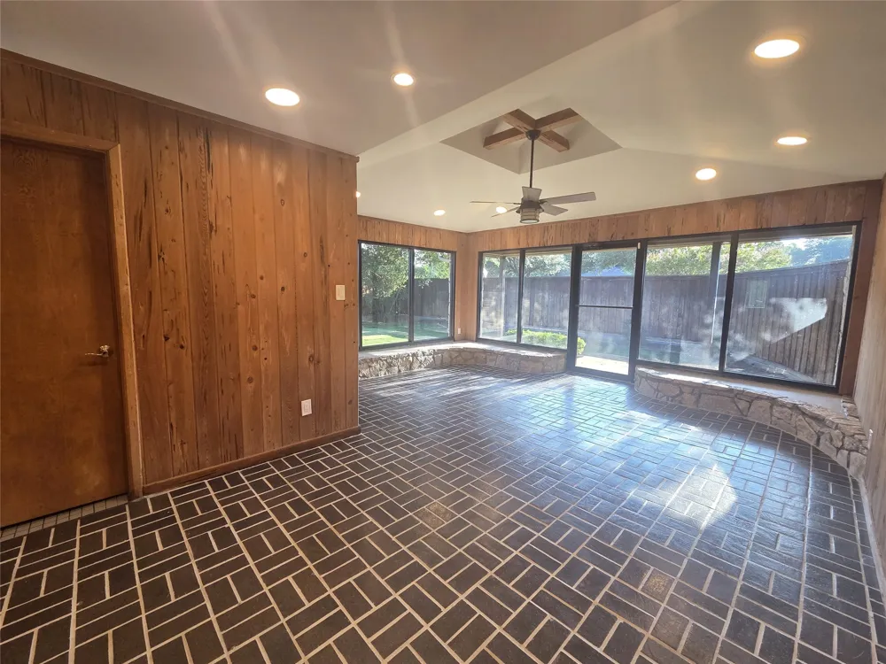 9334 Hunters Creek Drive Dallas, TX 75243