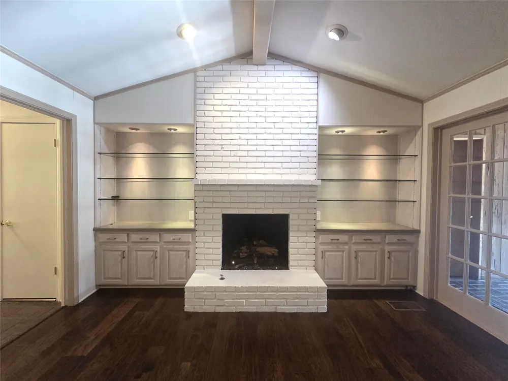 9334 Hunters Creek Drive Dallas, TX 75243