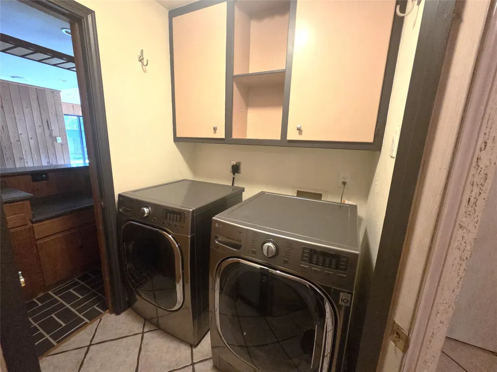 9334 Hunters Creek Drive Dallas, TX 75243