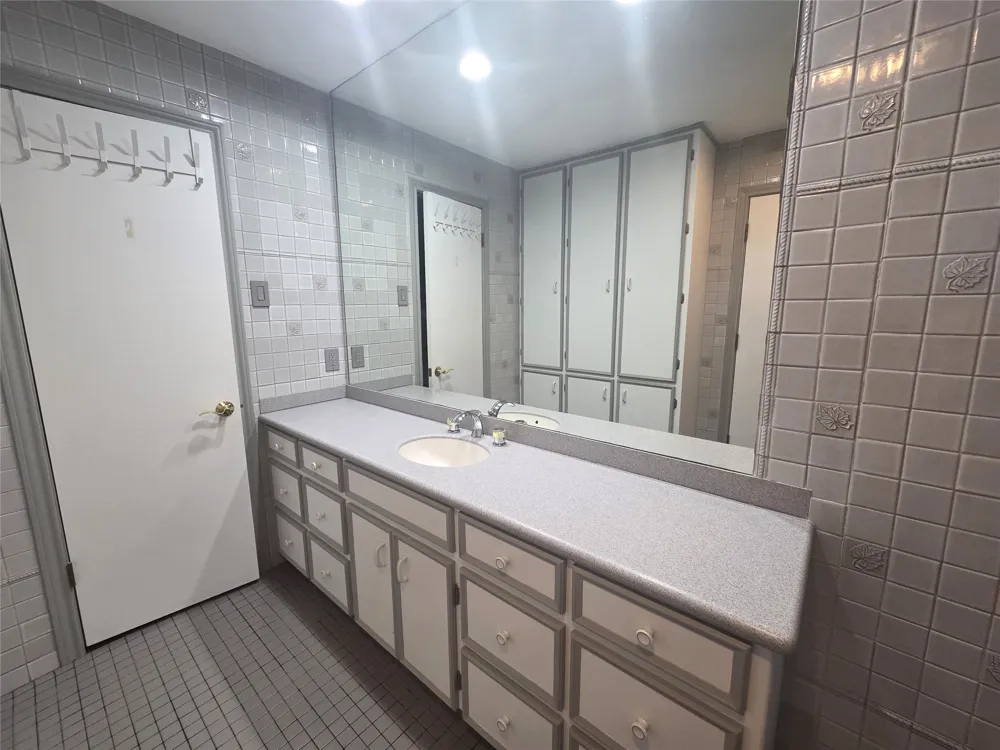 9334 Hunters Creek Drive Dallas, TX 75243