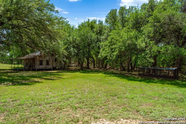 11224 Atkins Road Atascosa, TX 78002