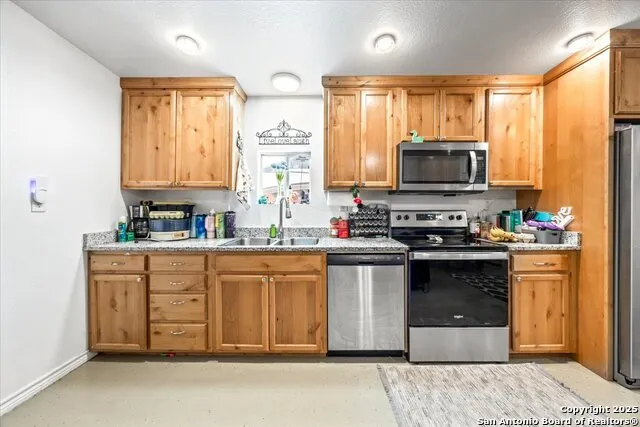 6653 Fm 539 Floresville, TX 78114