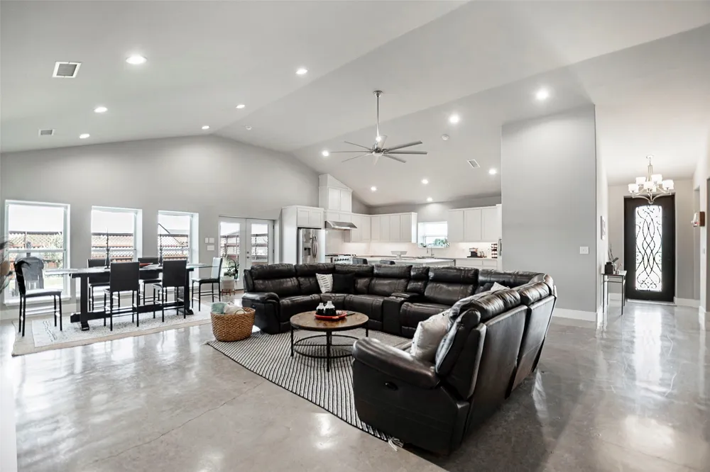 620 Ewing Road Ferris, TX 75125