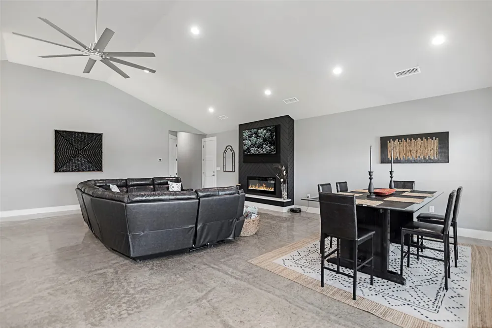 620 Ewing Road Ferris, TX 75125