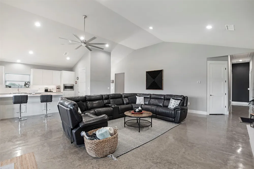 620 Ewing Road Ferris, TX 75125