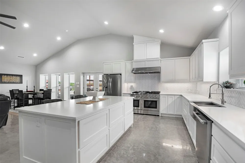 620 Ewing Road Ferris, TX 75125
