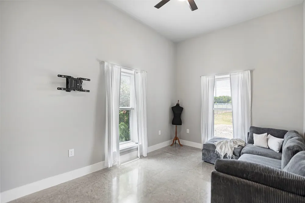 620 Ewing Road Ferris, TX 75125