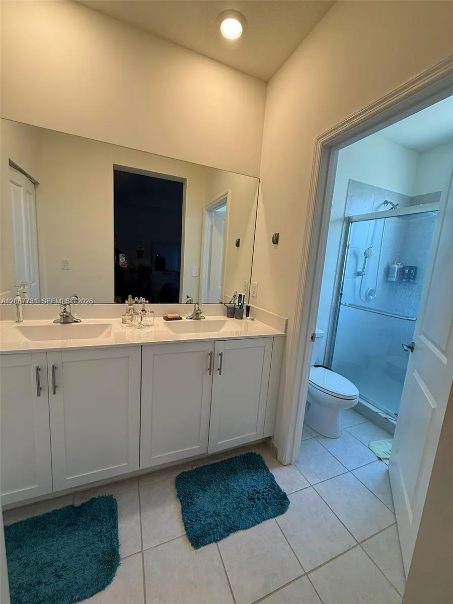 3382 W 112th St Hialeah, FL 33018