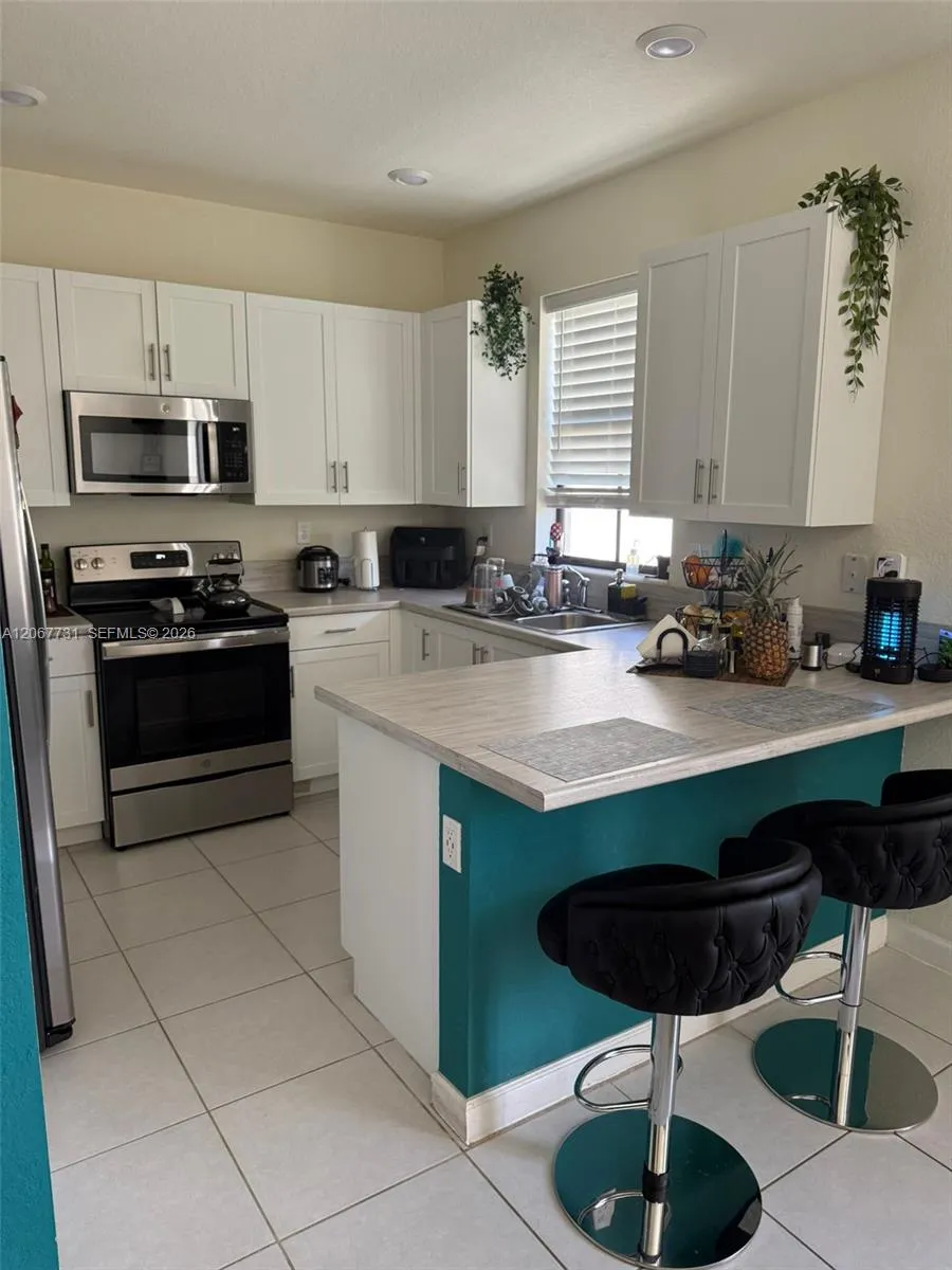 3382 W 112th St Hialeah, FL 33018