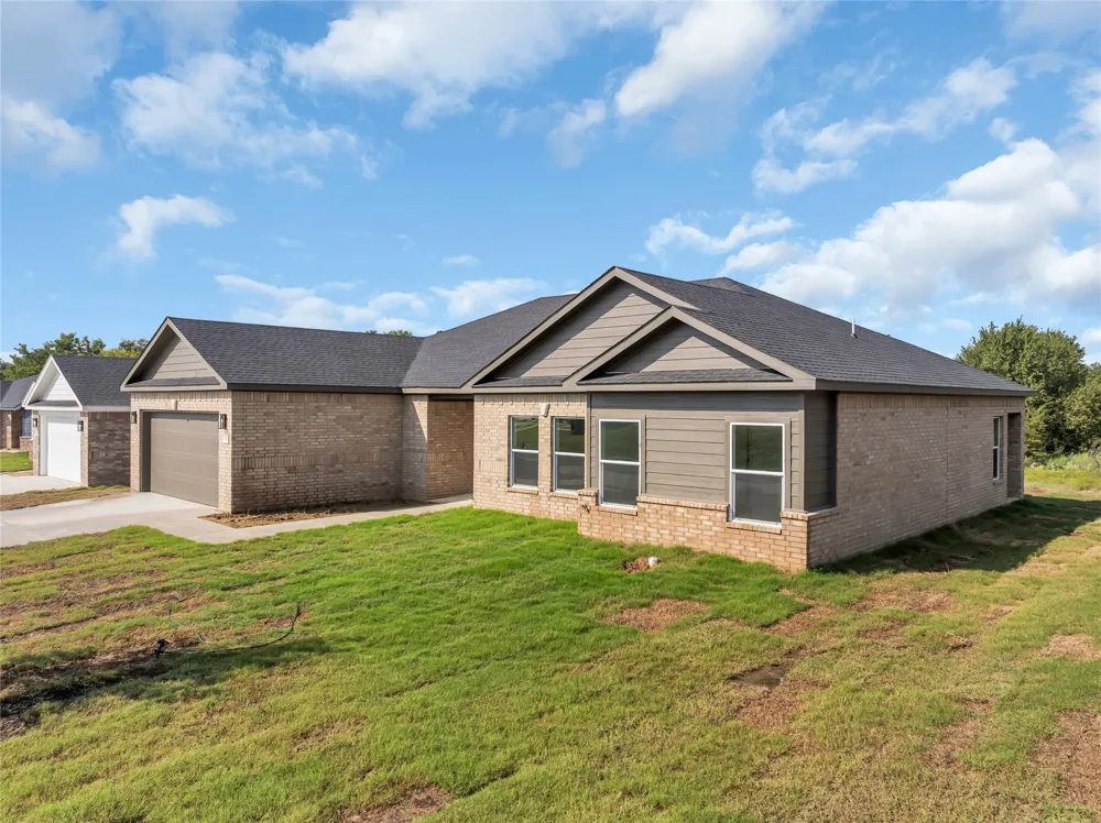 1906 Topaz Road Pryor, OK 74361