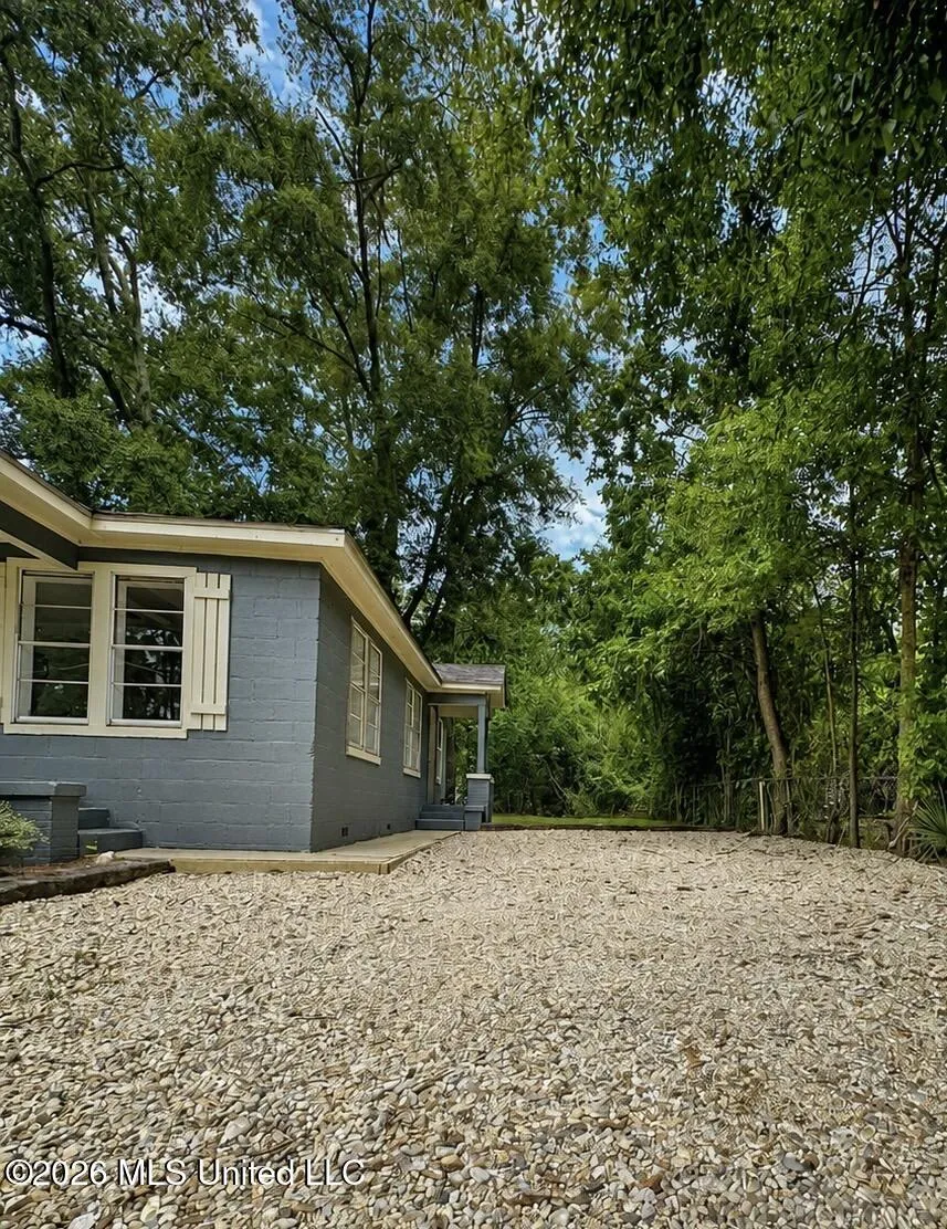 520 1st Street Magee, MS 39111