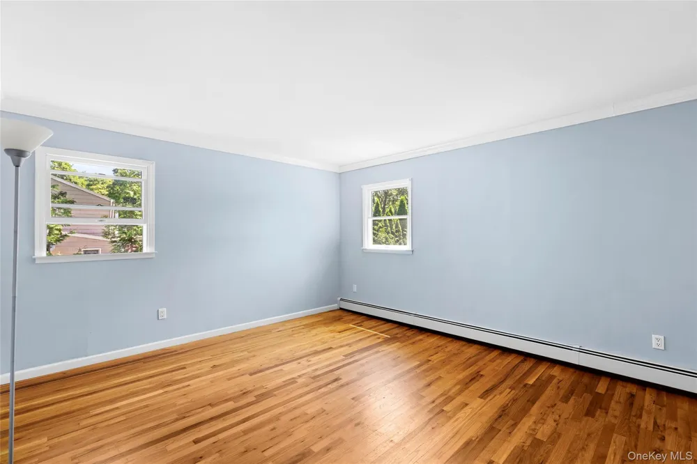 39 Sherwood Road Hampton Bays, NY 11946