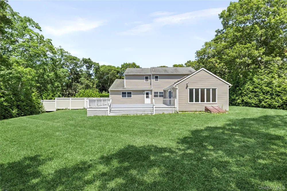 39 Sherwood Road Hampton Bays, NY 11946