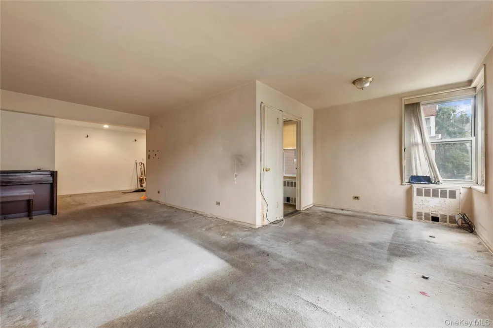 209-25 18th Avenue #2G Bayside, NY 11360