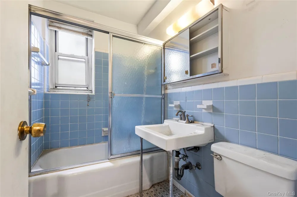 209-25 18th Avenue #2G Bayside, NY 11360