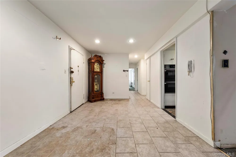 209-25 18th Avenue #2G Bayside, NY 11360