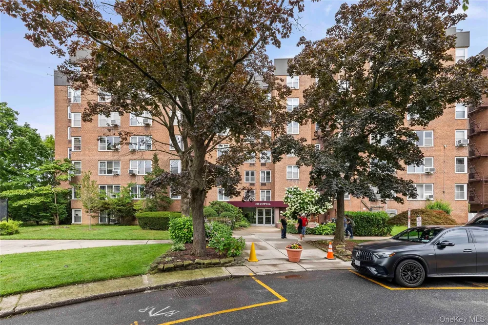 209-25 18th Avenue #2G Bayside, NY 11360