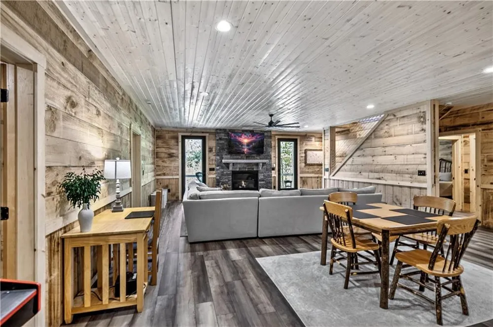 245 Bear Paw Trail Blue Ridge, GA 30513