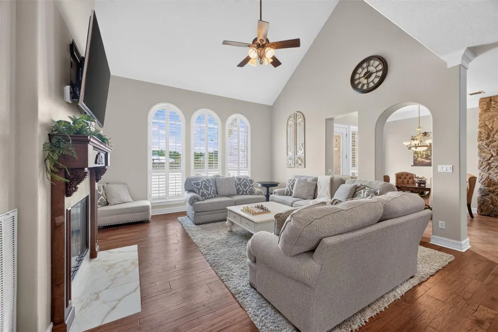 535 Evans Street Winnie, TX 77665