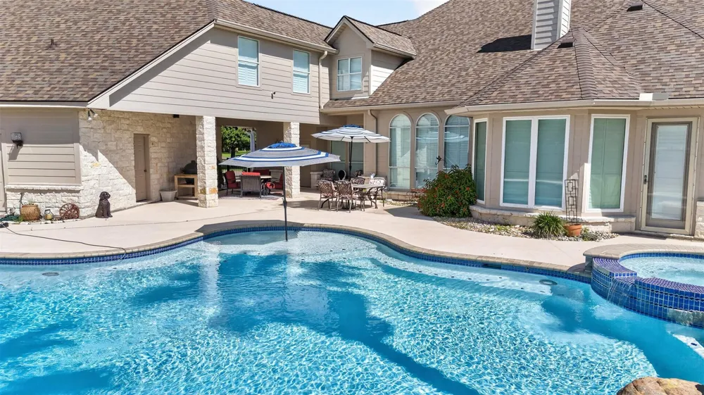 535 Evans Street Winnie, TX 77665