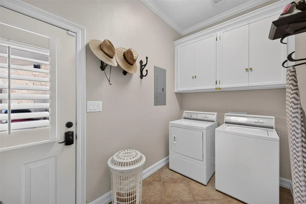 535 Evans Street Winnie, TX 77665