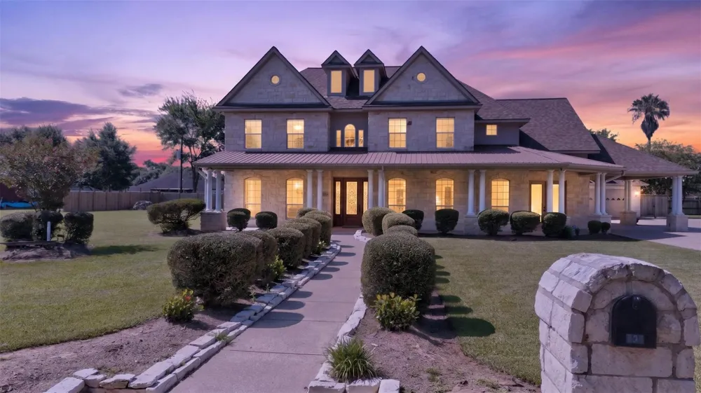 535 Evans Street Winnie, TX 77665
