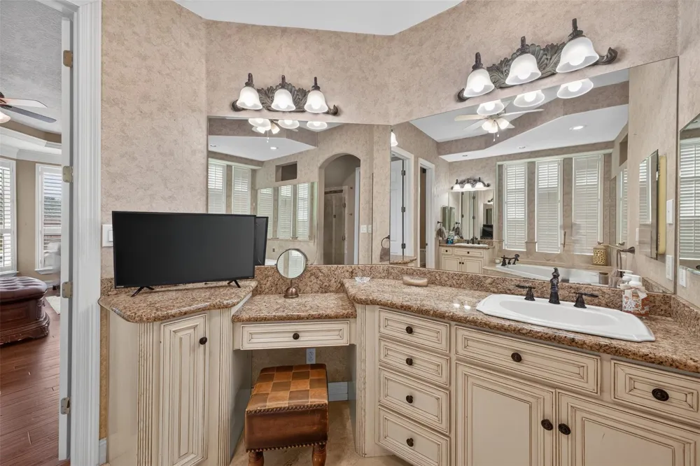 535 Evans Street Winnie, TX 77665