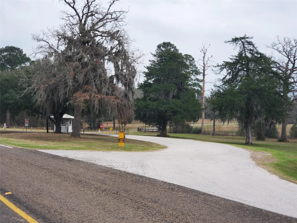 1 Oakley Road Road Trinity, TX 75862