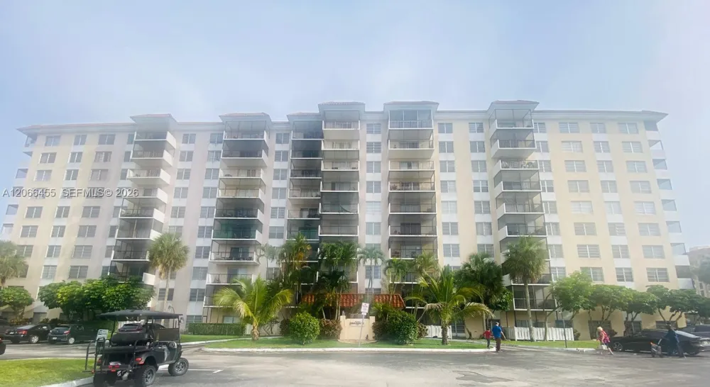 4164 Inverrary Dr #415 Lauderhill, FL 33319