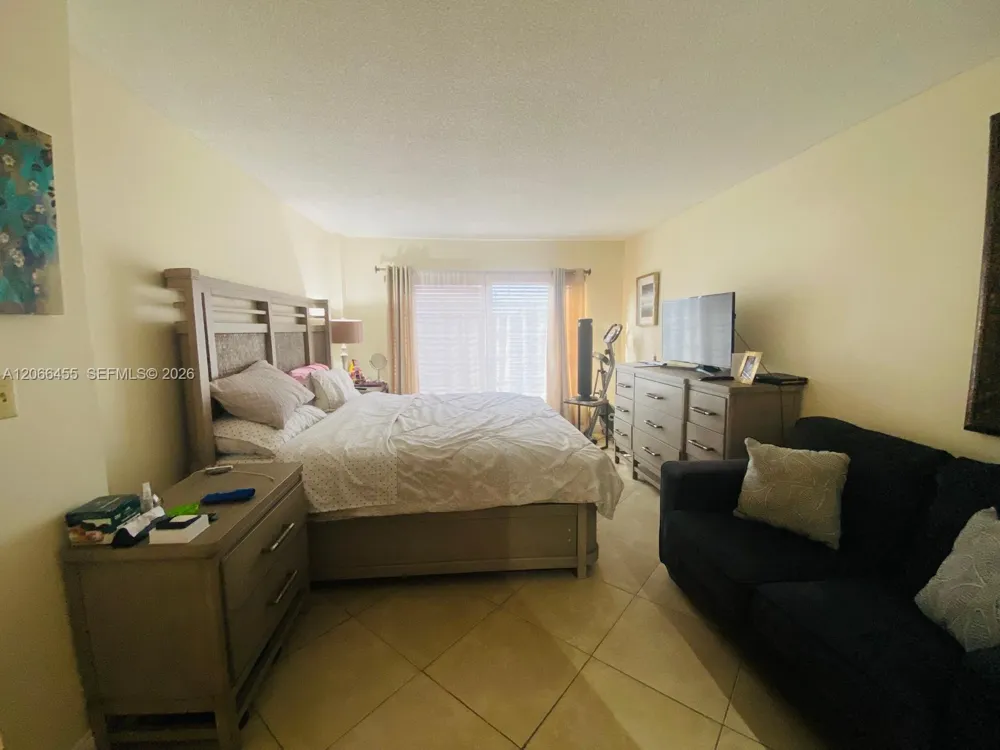 4164 Inverrary Dr #415 Lauderhill, FL 33319