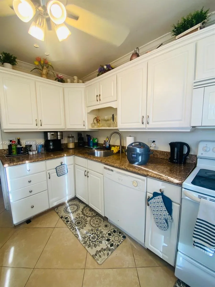 4164 Inverrary Dr #415 Lauderhill, FL 33319