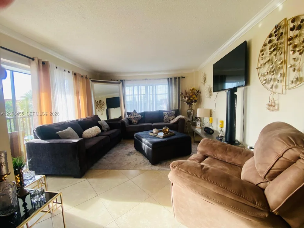 4164 Inverrary Dr #415 Lauderhill, FL 33319