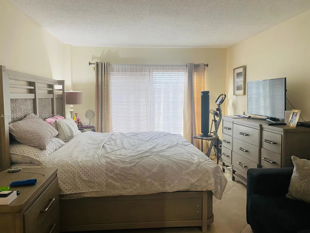 4164 Inverrary Dr #415 Lauderhill, FL 33319