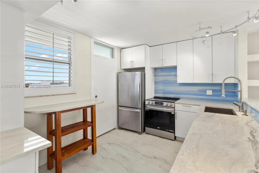 3703 NE 166th St #904 North Miami Beach, FL 33160