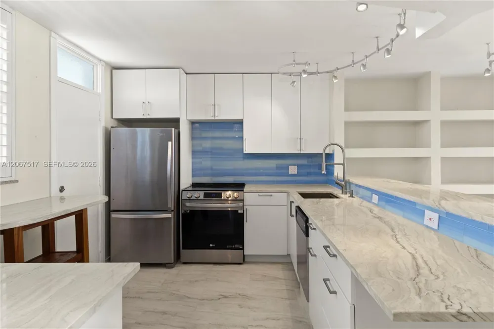 3703 NE 166th St #904 North Miami Beach, FL 33160